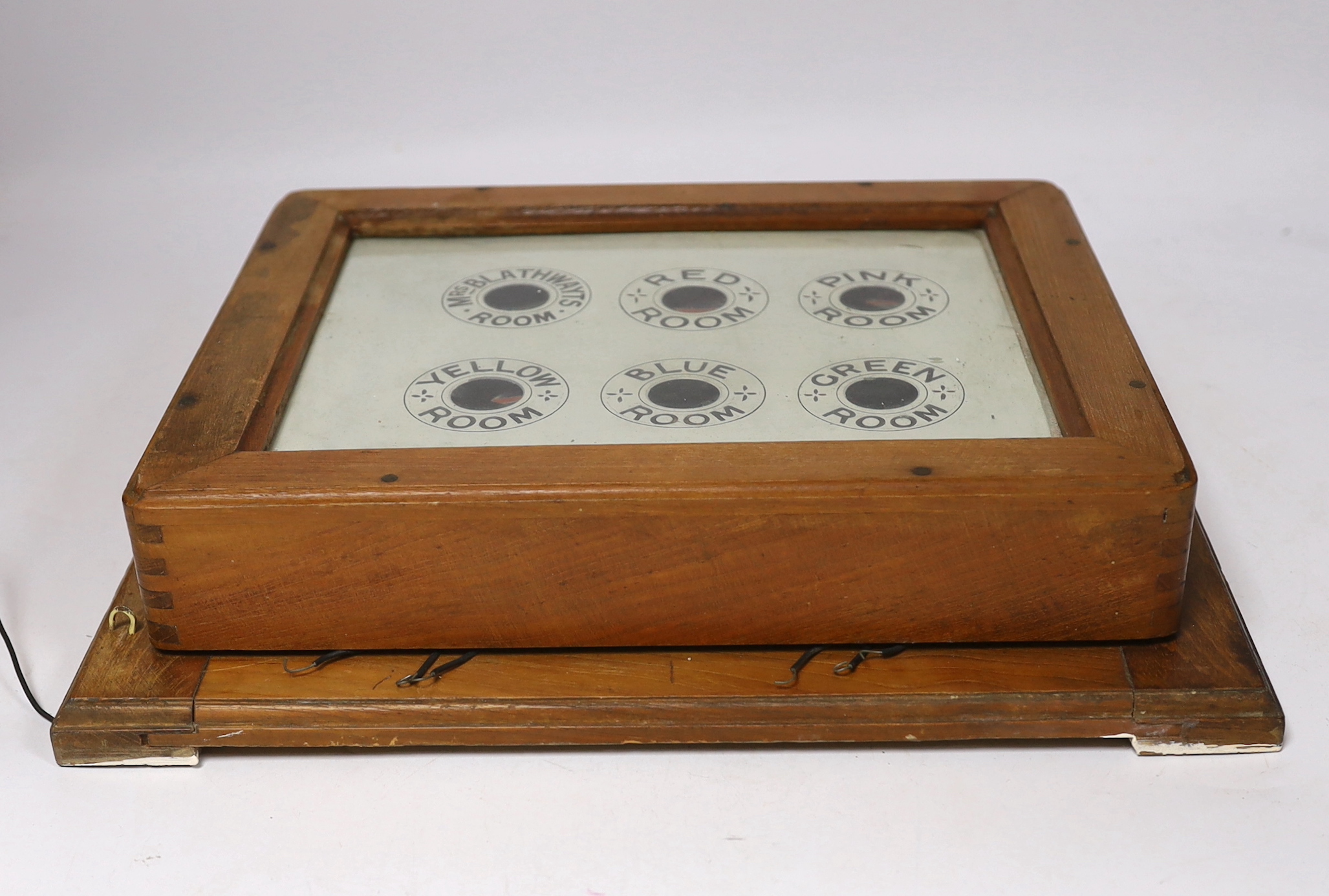 A butler's six room call board